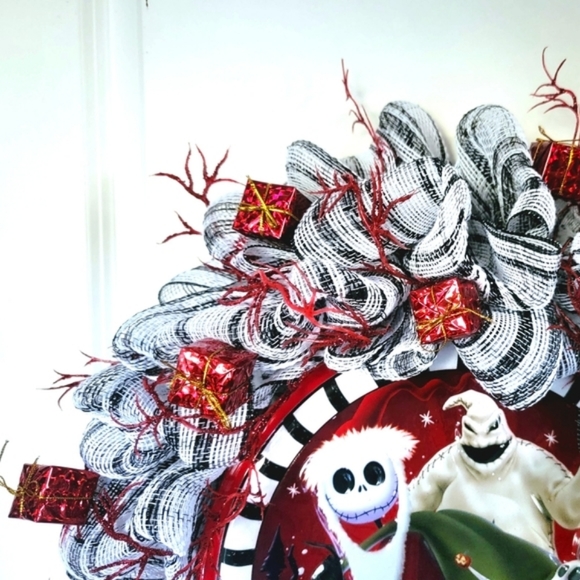 Host Pick Nightmare Before Christmas Wreath Genuine Disney Doll Plaque Deco Mesh - Picture 6 of 12